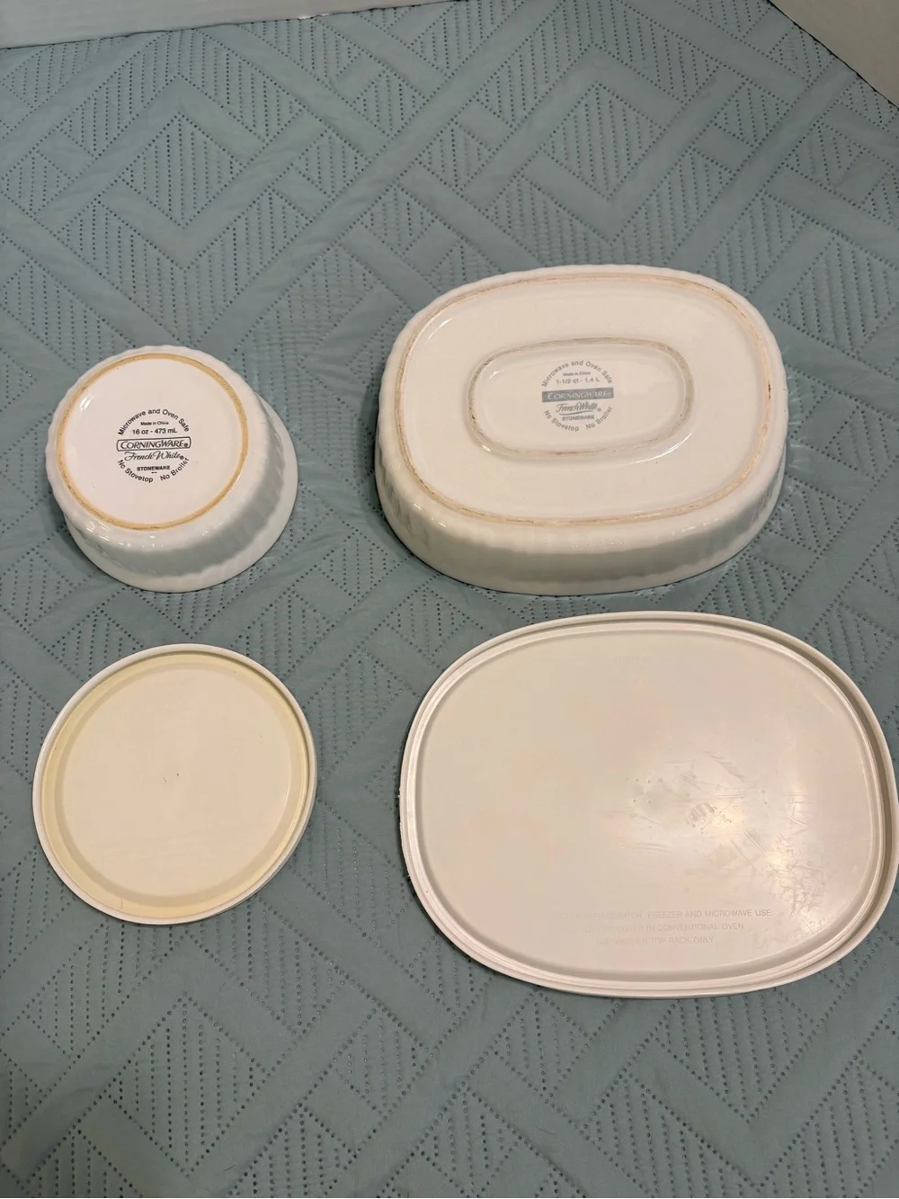 Corning Ware French White Round 16oz & a 1.4 L Oval Casserole Dish Both W/Lids